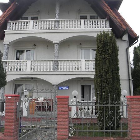 Kristaly Apartman Bed & Breakfast Hévíz Exterior foto