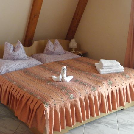 Kristaly Apartman Bed & Breakfast Hévíz Exterior foto