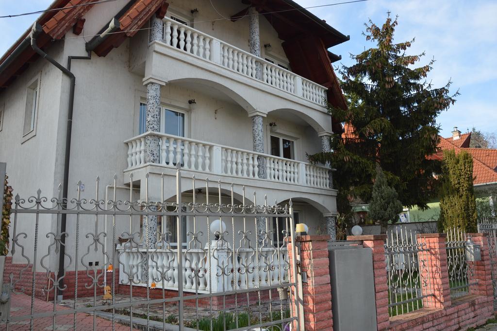 Kristaly Apartman Bed & Breakfast Hévíz Exterior foto