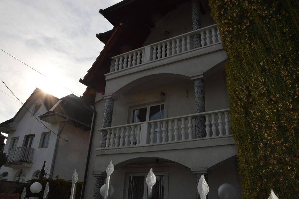 Kristaly Apartman Bed & Breakfast Hévíz Exterior foto