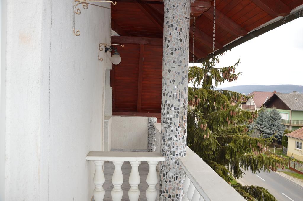 Kristaly Apartman Bed & Breakfast Hévíz Exterior foto