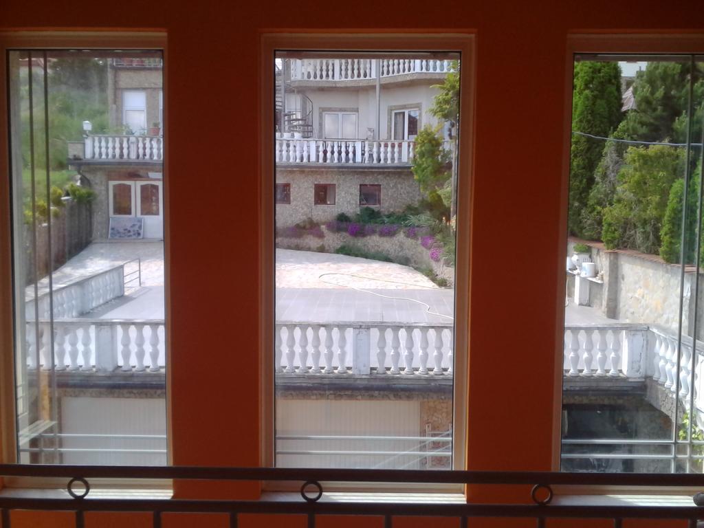 Kristaly Apartman Bed & Breakfast Hévíz Exterior foto