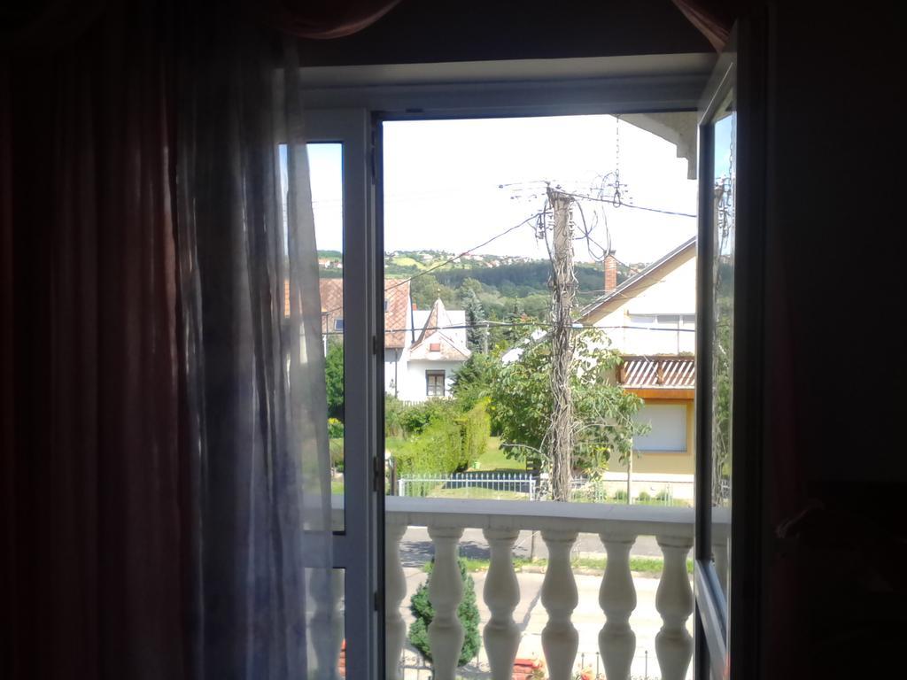 Kristaly Apartman Bed & Breakfast Hévíz Exterior foto