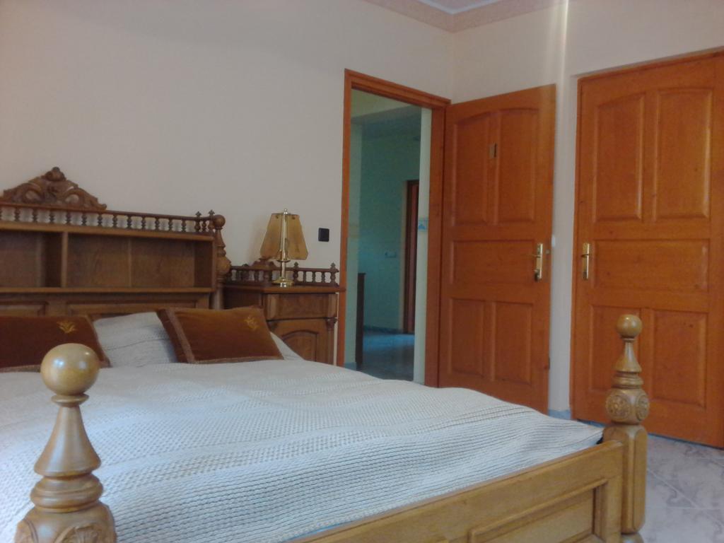 Kristaly Apartman Bed & Breakfast Hévíz Exterior foto