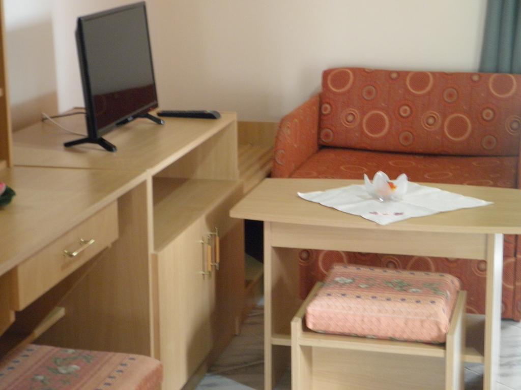 Kristaly Apartman Bed & Breakfast Hévíz Exterior foto