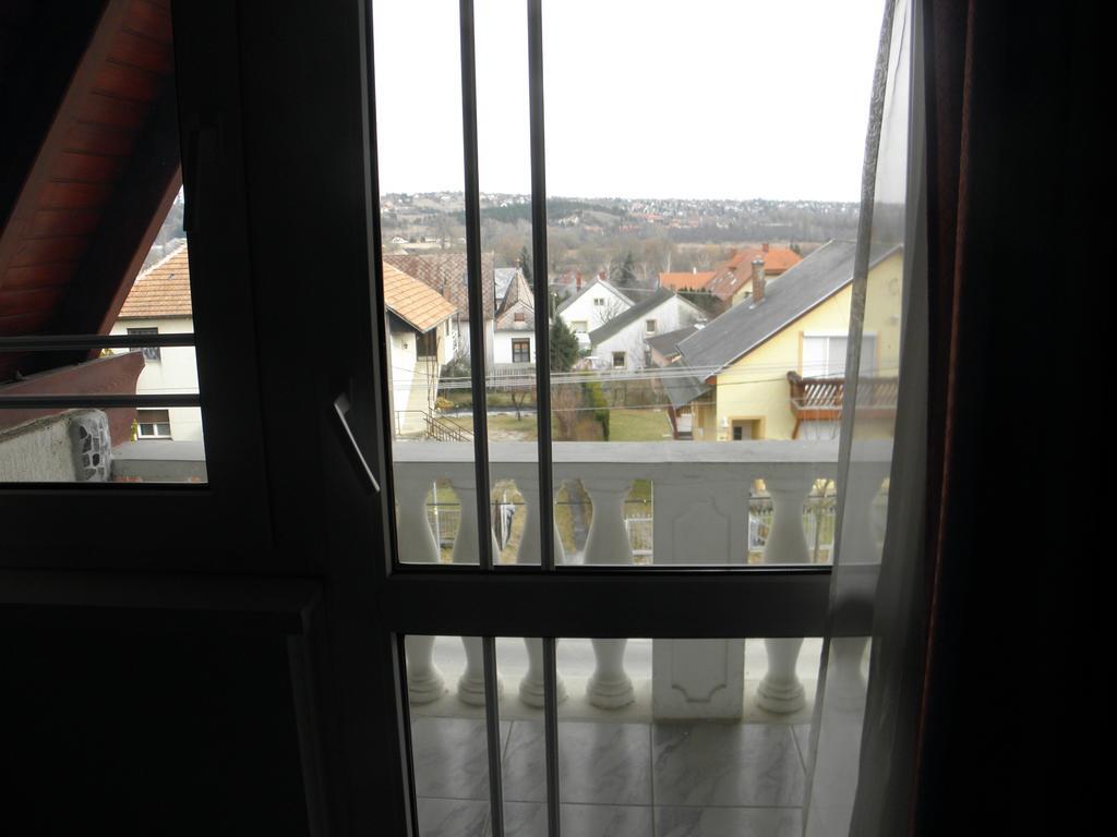 Kristaly Apartman Bed & Breakfast Hévíz Exterior foto