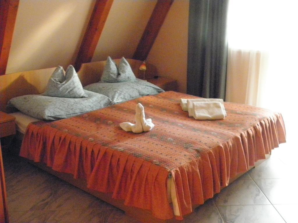 Kristaly Apartman Bed & Breakfast Hévíz Exterior foto