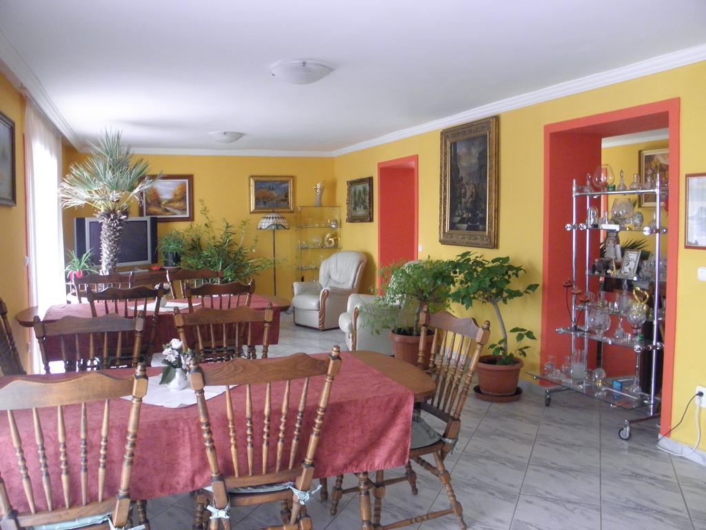 Kristaly Apartman Bed & Breakfast Hévíz Exterior foto