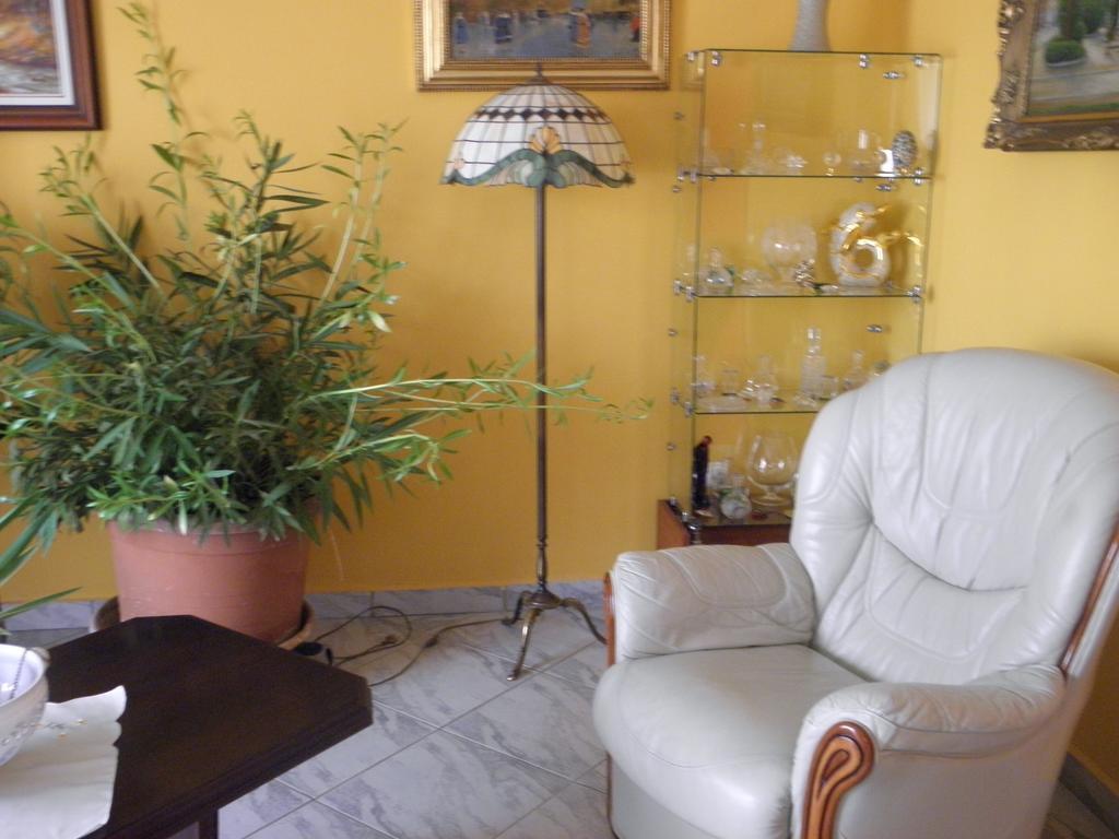 Kristaly Apartman Bed & Breakfast Hévíz Exterior foto
