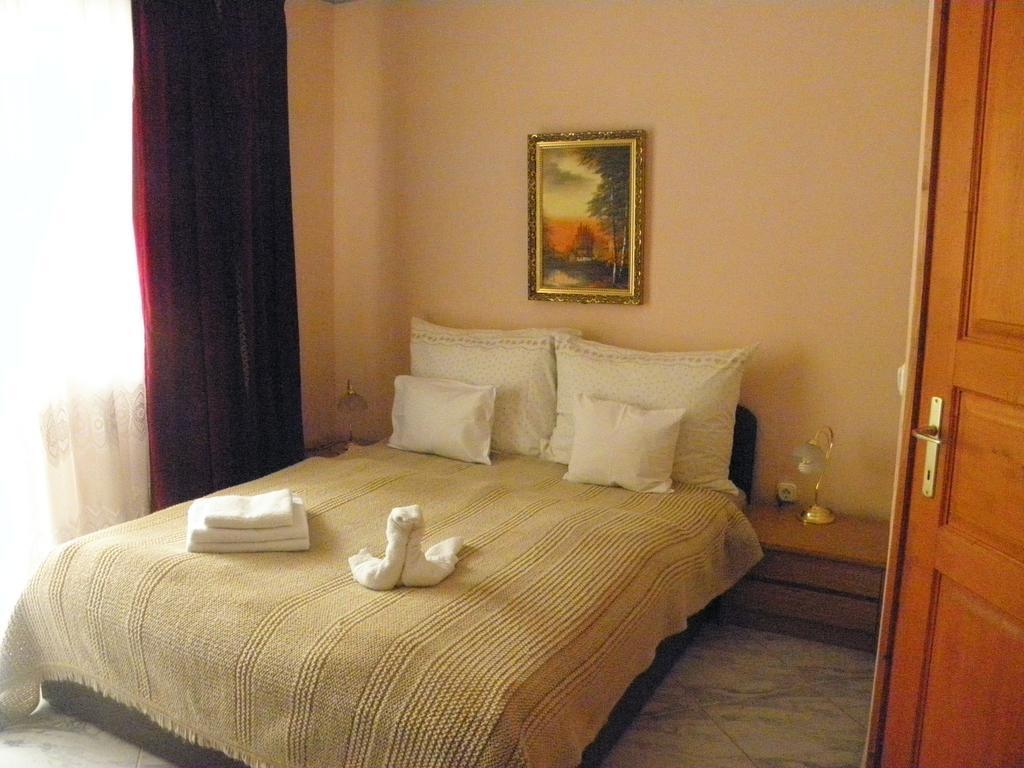 Kristaly Apartman Bed & Breakfast Hévíz Exterior foto