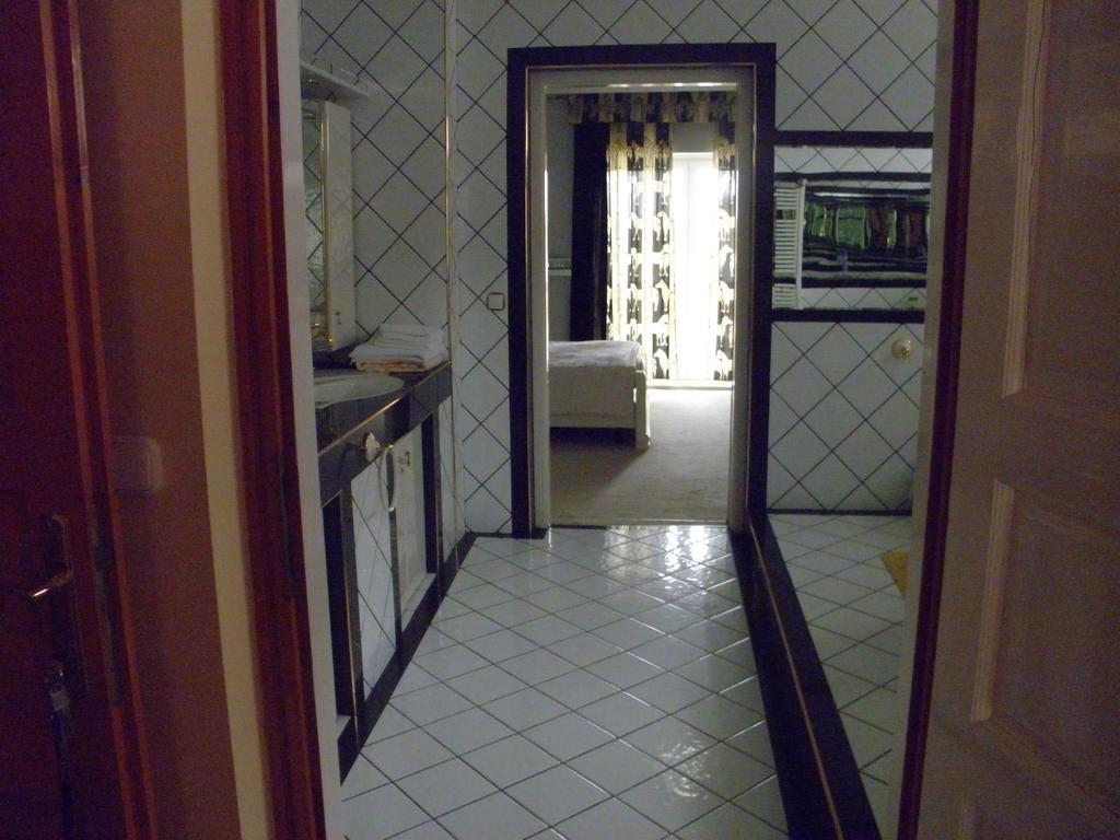 Kristaly Apartman Bed & Breakfast Hévíz Exterior foto
